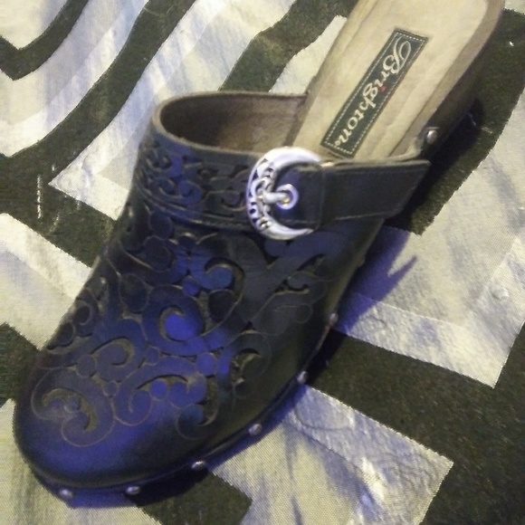 Clogs - Picture 2 of 2